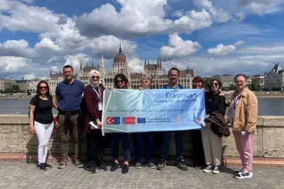 Bursa Olgunlaşma Enstitüsü Budapeşte'de yapay zeka eğitimi aldı