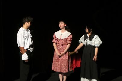 Liselilerden Romeo ve Jüliet performansı