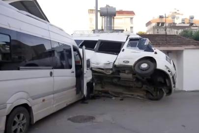 Minibüsler çarpıştı, 5 tarım işçisi yaralandı