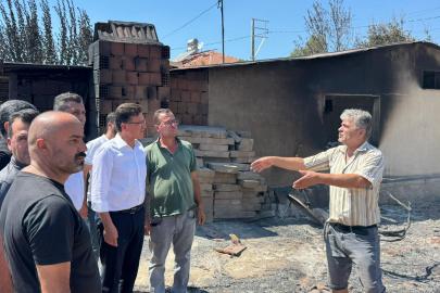 Atay Uslu Kaş'ta yangınzedeleri dinledi