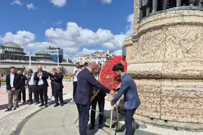 CHP İstanbul Taksim'de buluştu... Gürsel Tekin’den 9 Eylül'de Anıtkabir daveti