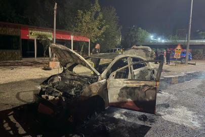 Seyir halindeki otomobil yandı